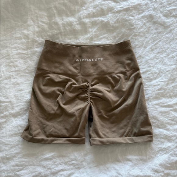 Alphalete amplify 4.5” shorts - Picture 1 of 2